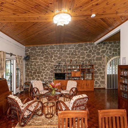 Janes' Serenity Guesthouse Anse a La Mouche Bagian luar foto