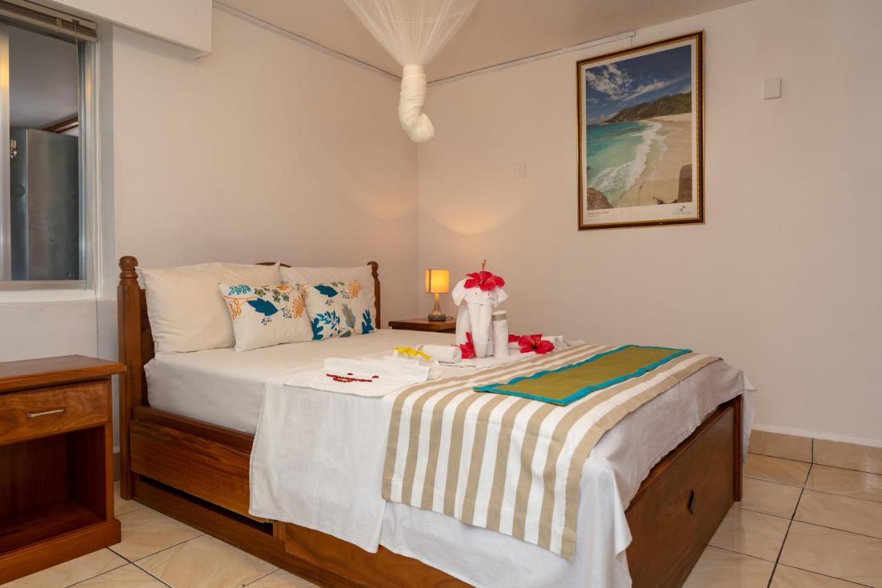 Janes' Serenity Guesthouse Anse a La Mouche Bagian luar foto